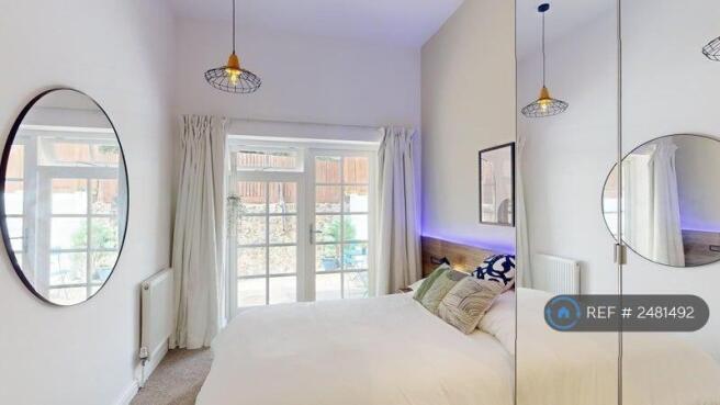 Bright Room Leading To The Garden w Own Patiospace