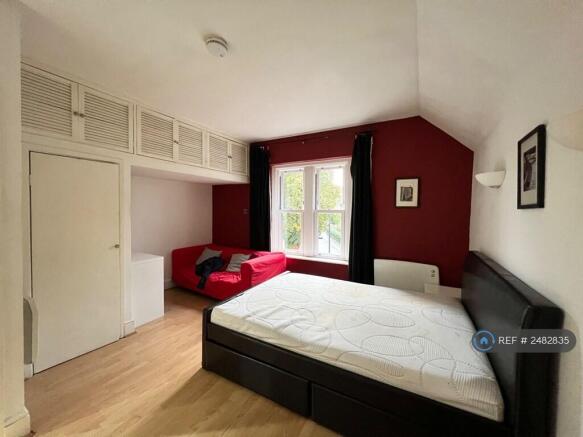 Double Bedroom & Lounge Combined 