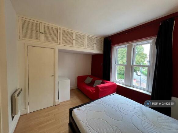 Double Bedroom & Lounge Combined 