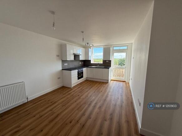 Newly Fitted Kitchen