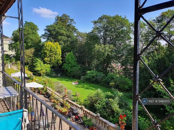 Private Balcony And Enormous Shared Garden