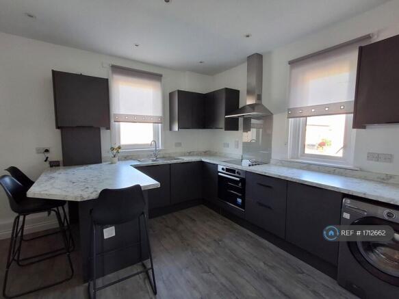 Kitchen, Breakfast Bar, Diswasher Machine