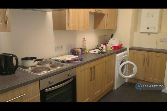 Fully Fitted Kitchen