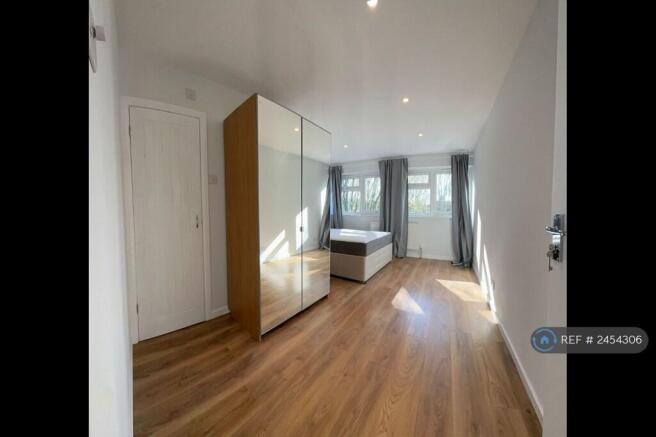 Ensuite Double Room 