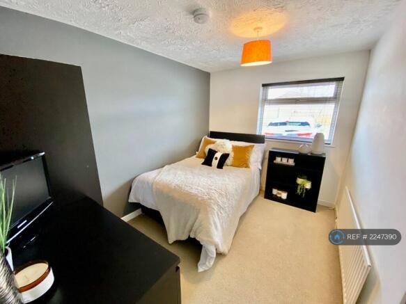 Great Sized Double Bedroom