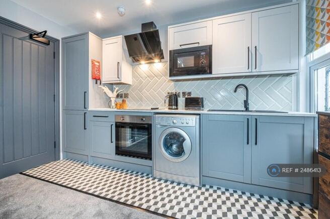 Full Kitchen 