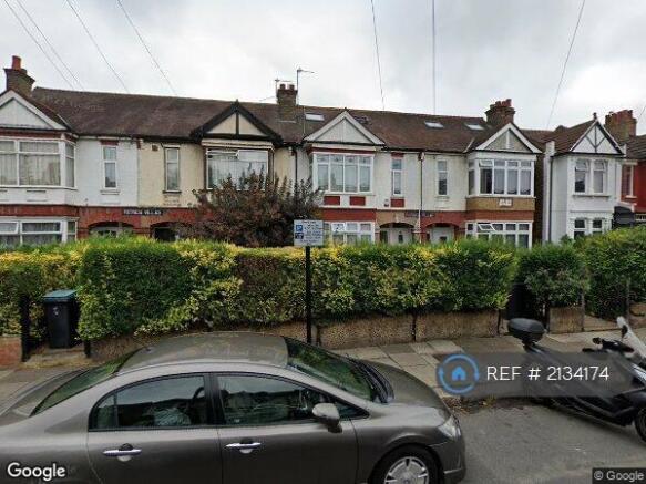 3 Bed 1 Bath Flat With Conservatory And Garden