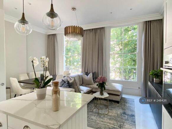 Lounge & Dining Room