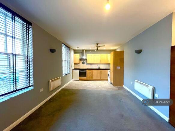 Lounge Kitchen 