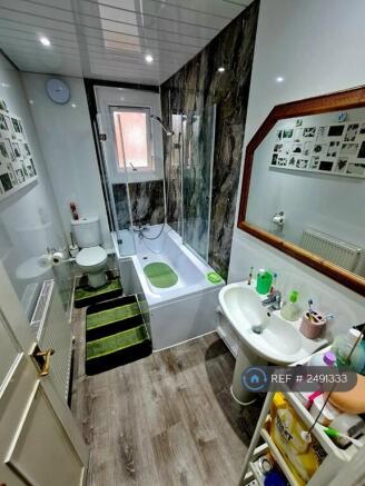 Ff - Bath And Showeroom
