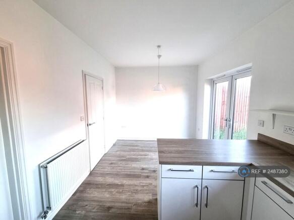 Kitchen & Dinning Area