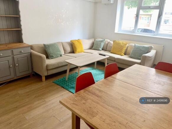 Lounge Pic 1
