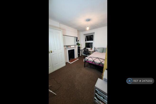 Single Room With Several Nice Features