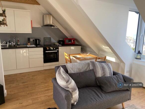 Kitchen Lounge