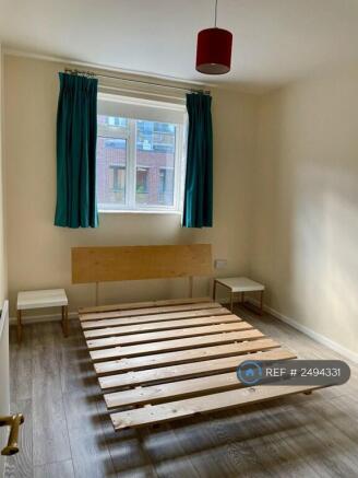 Master Bedroom (Bed)