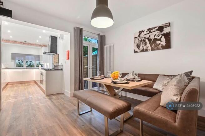 Stunning Open Plan Fully Equipped Kitchen/ Diner