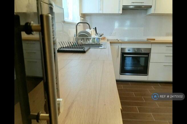 Shared Kitchen With 2 Cooking Stations