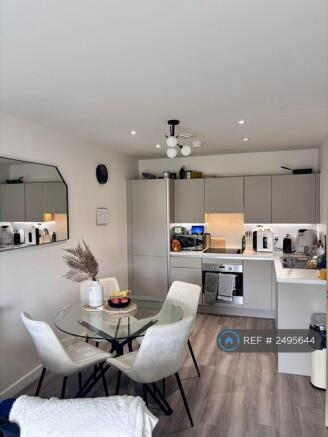 Kitchen & Dining Space