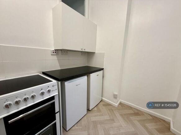 Newly Fitted Modern Kitchen