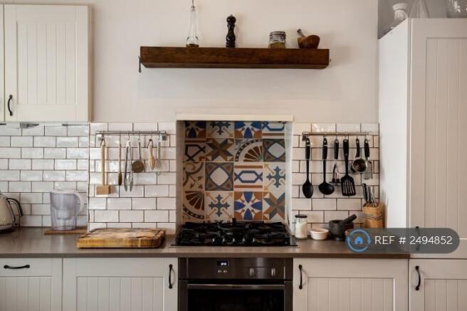 Open-Plan Kitchen Perfect For Cooking