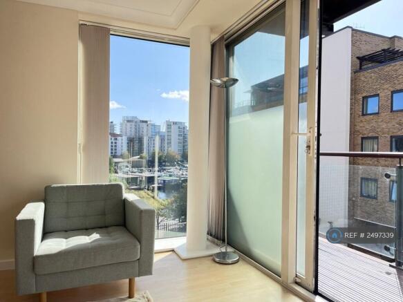 Lounge (Marina Views)