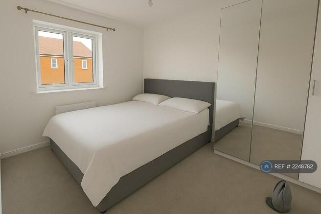 Large Bedroom (Ottoman Bed) With Large Wardrobe