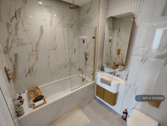 Master Ensuite Bathroom