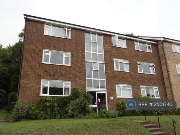 First Floor 1-Bed Flat With Garage