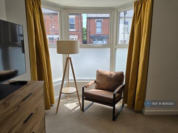 Room 8 Bay Window