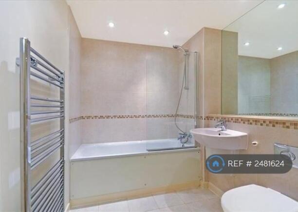 Large Bathroom 1