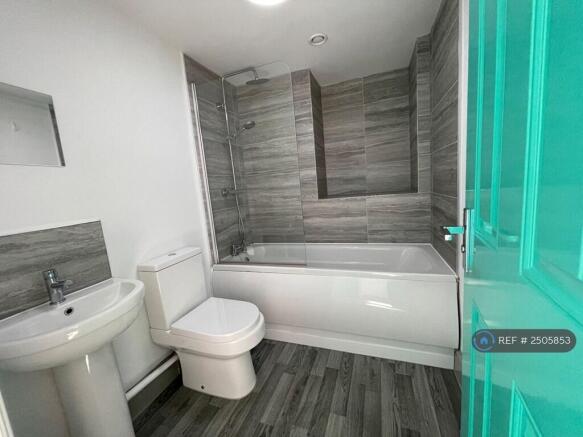 Bedroom 5 Ensuite