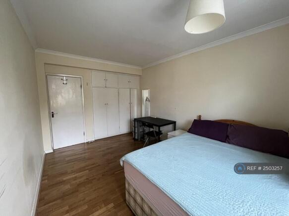 Room 1 (1100pcm) 