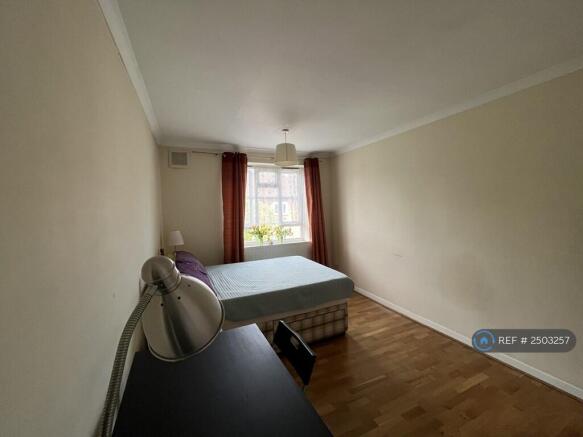 Room 1 (1100pcm) 