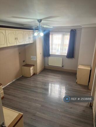 Master Bedroom Pic 1