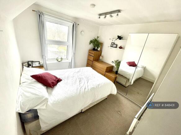 Room 3 (Med Double) 