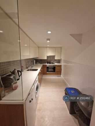 Kitchen (Has All Appliances)