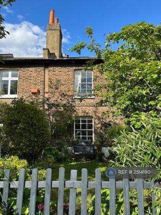 Exterior/Front Garden 