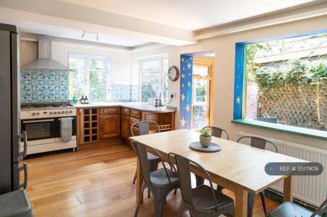 Kitchen Diner Opening To Conservatory And Lounge. 