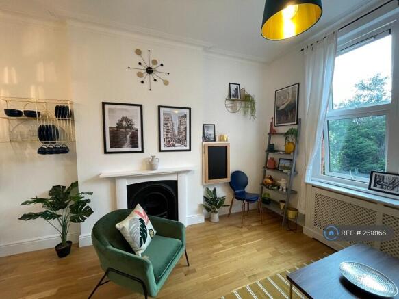 Living Room (Pic 2)
