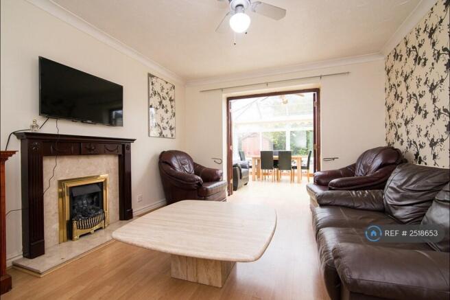 Lounge Pic1