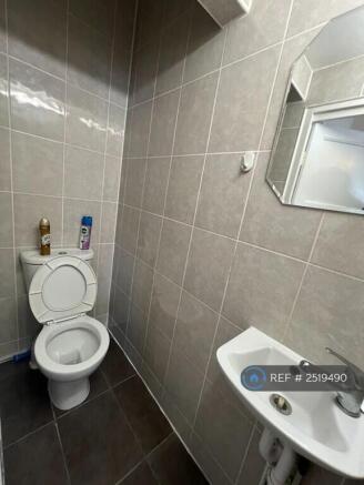 g/Floor Toilet 