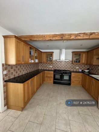 Massive Kitchen With Rangemaster 