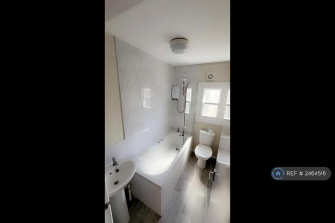 Flat 2 Bathroom