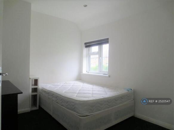 Bedroom 1 - 2.7m x 3.4m