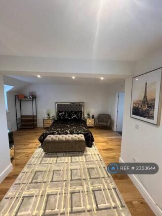 Master Bedroom With En-Suite 