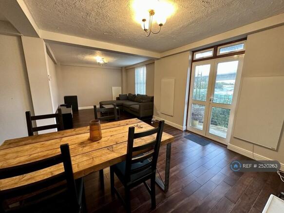 Dining / Living