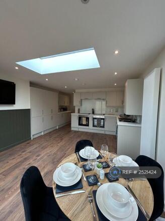 Communal Open Plan Kitchen/Lounge