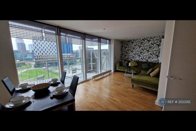 Lounge/Dining Area