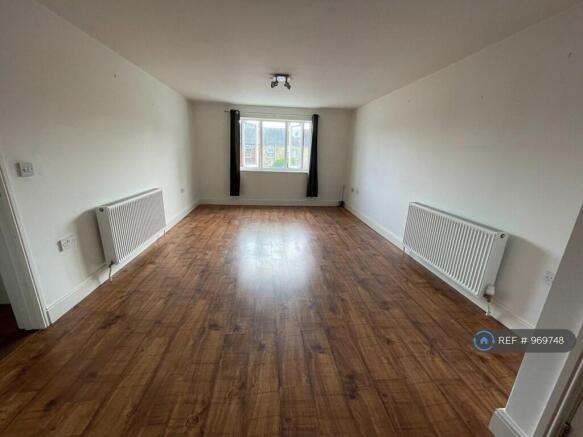 Lounge/Dining Area