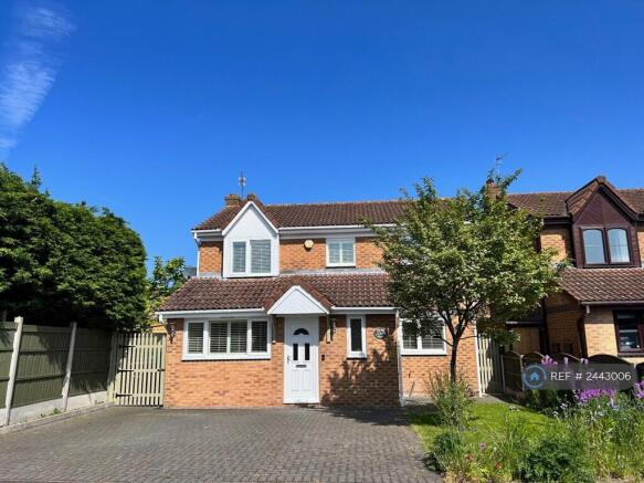 Front Garden / Driveway 